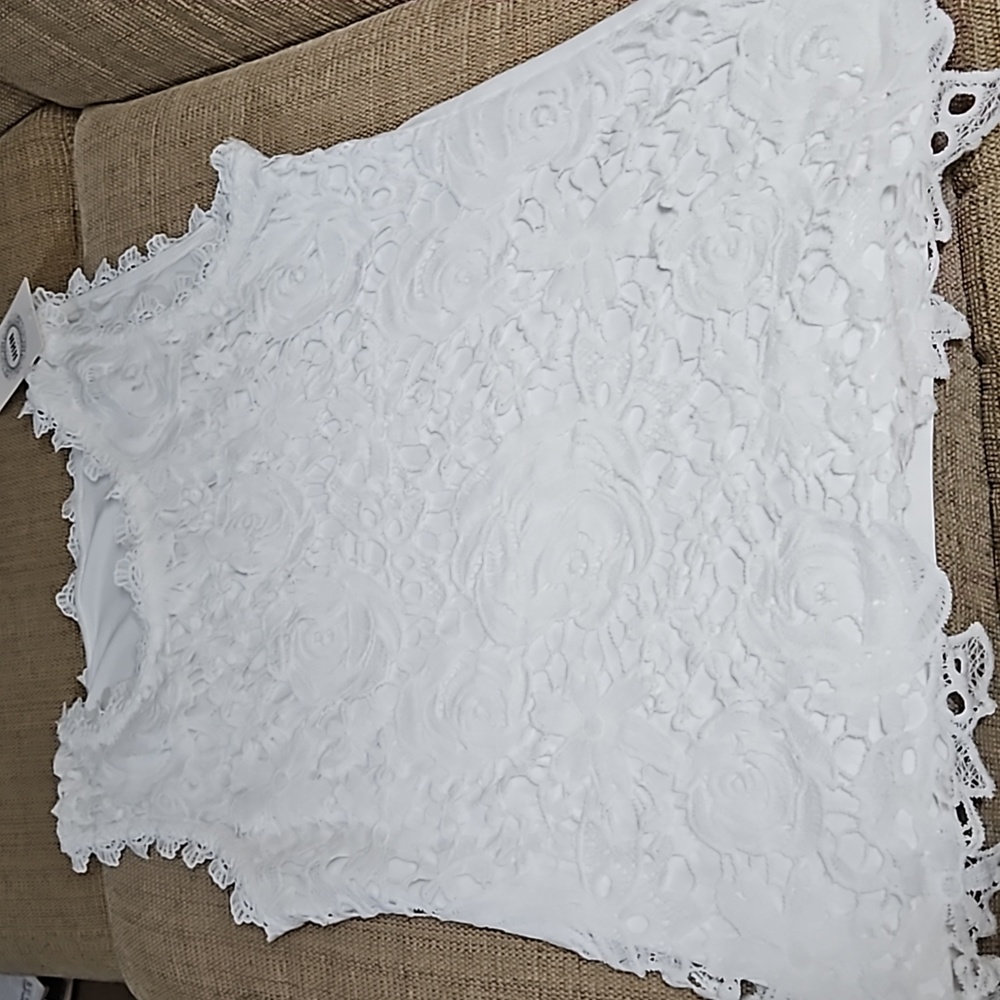 White lacey tank top Small